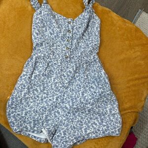 Floral Blue and White WOMEN/Teen Small